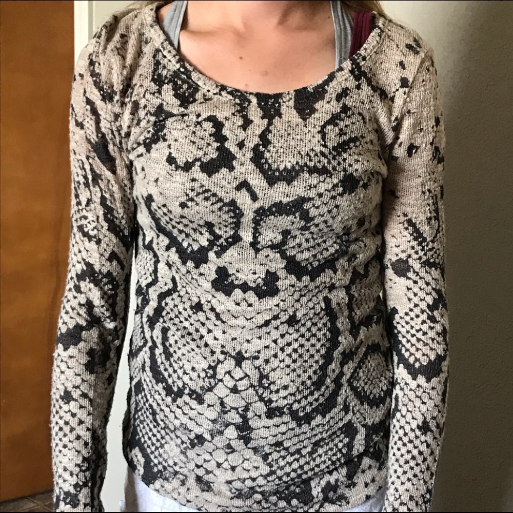 Snake skin patterned long sleeve top